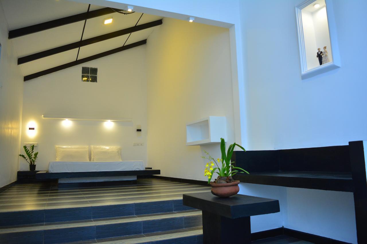 Midigama Holiday Inn Экстерьер фото