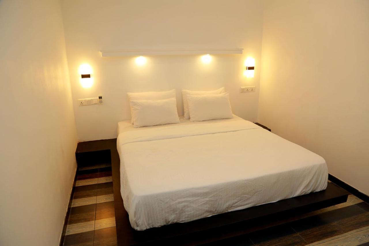 Midigama Holiday Inn Экстерьер фото