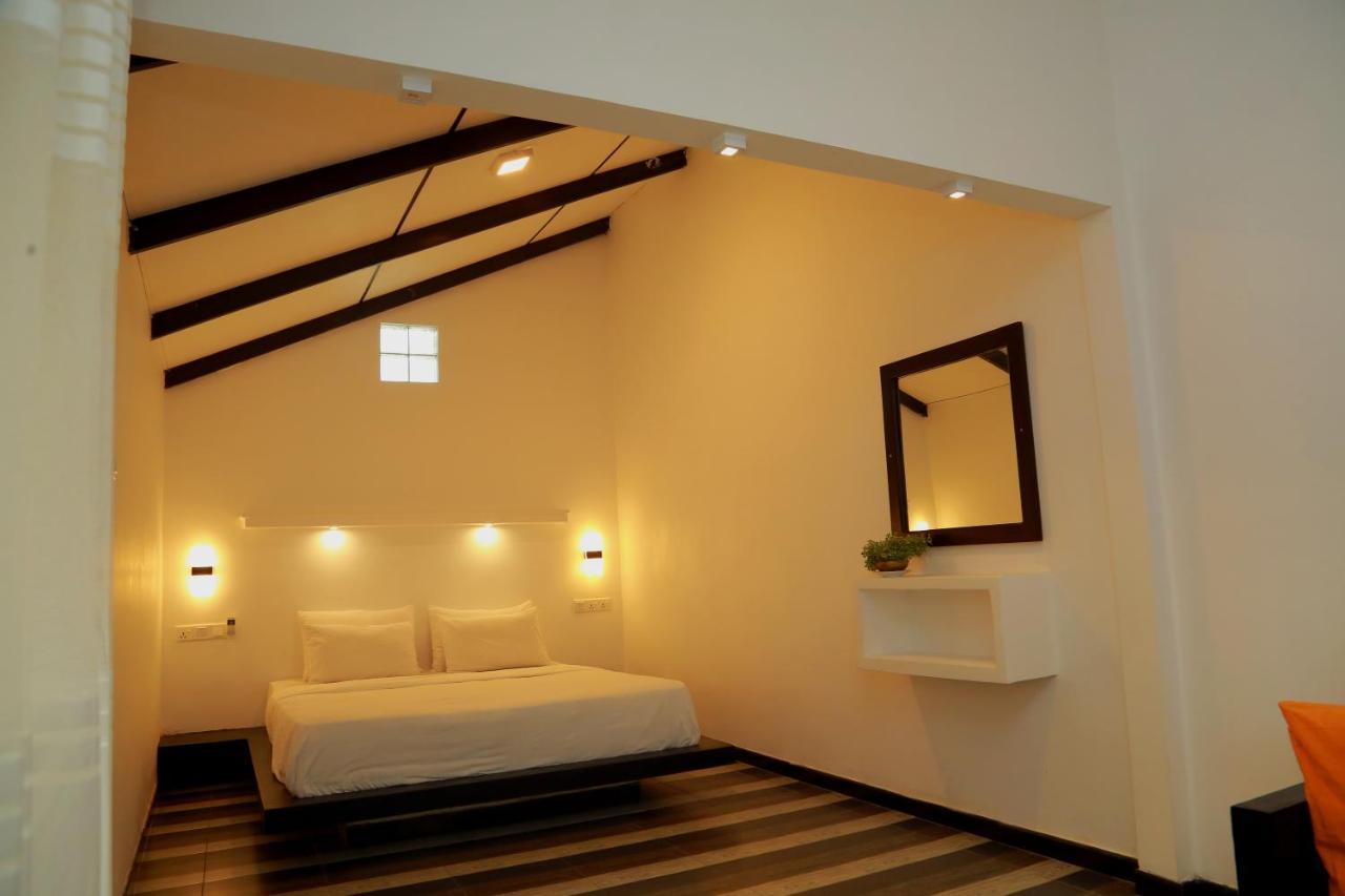 Midigama Holiday Inn Экстерьер фото