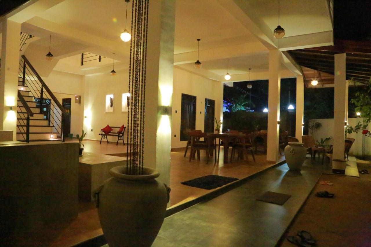 Midigama Holiday Inn Экстерьер фото