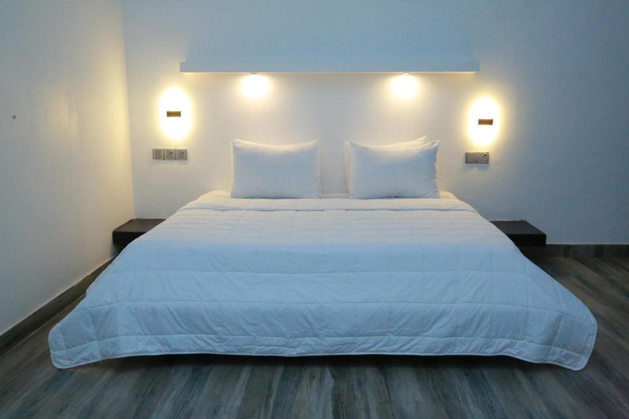 Midigama Holiday Inn Экстерьер фото